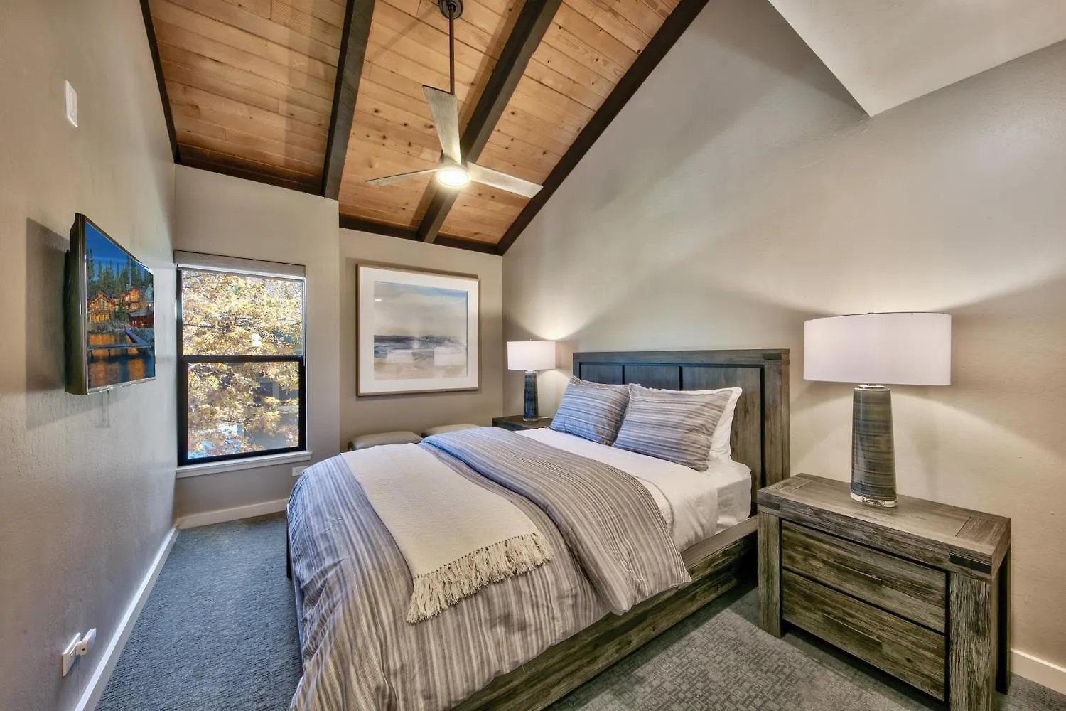 Lakeland Village 611 - Lakefront Contemporary 사우스 레이크 타호 0*,  미국