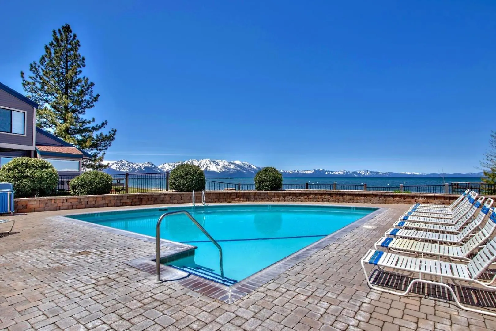 Lakeland Village 611 - Lakefront Contemporary 사우스 레이크 타호 빌라